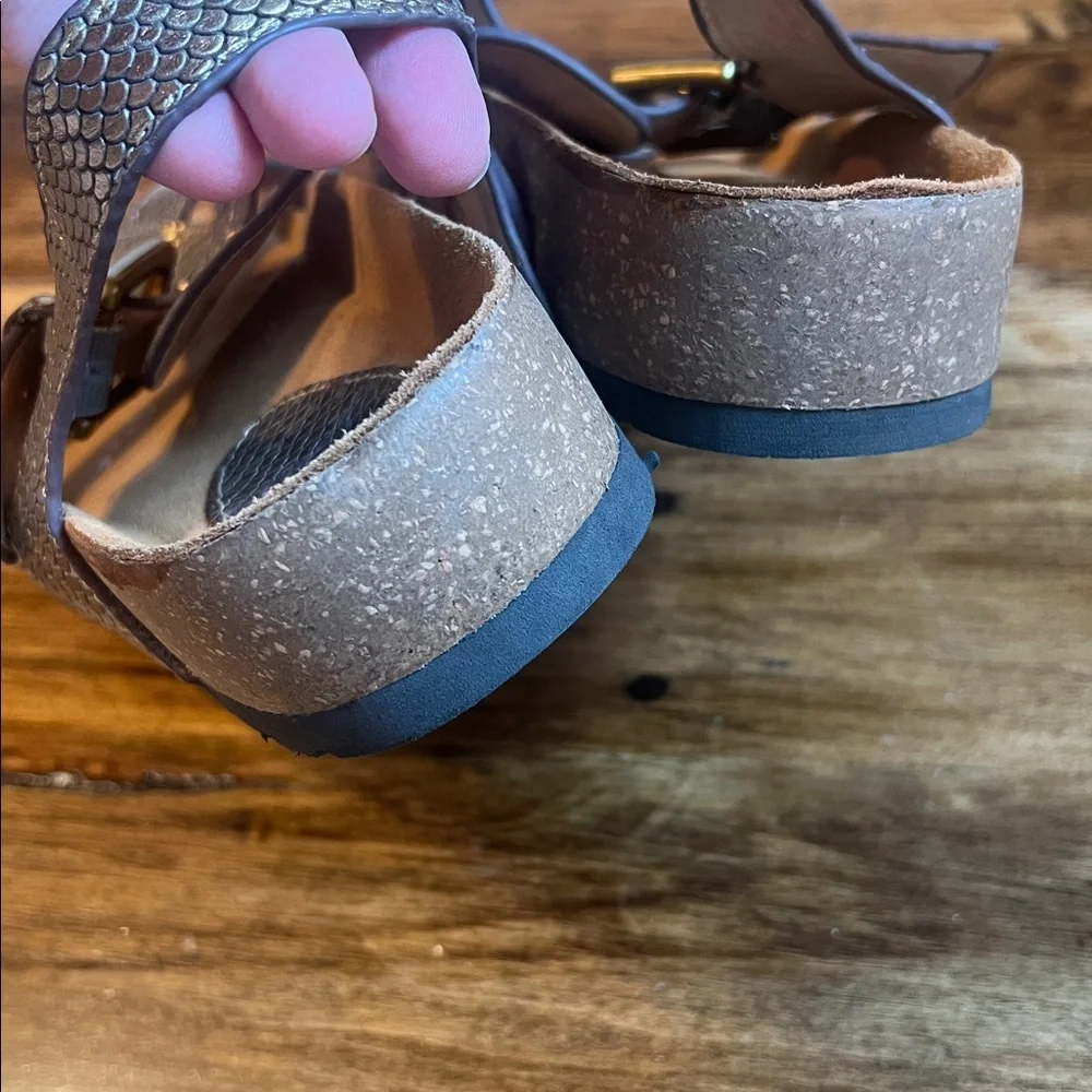 Sofft Mermaid Tail Embossed Leather Stripy Sandals Copper Comfortable 7.5